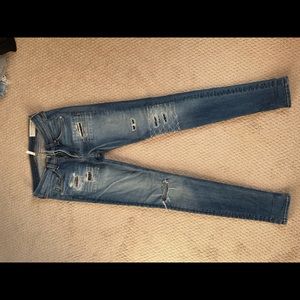 Selling Rag & Bone jeans size 26!
